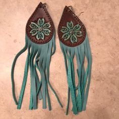 Hand Tooled Fringe Turquoise Earrings But Asking For The Minimum Because The Moment Of Time Etc It Takes To Craftsmen Work On Anything Leather . One Of A Kind Leather Feather Earrings, Suede Jewelry, Leather Jewels, Leather Ideas, Leather Crafts, Leather Work, Leather Diy, Fringe Earrings, Earrings Color