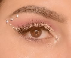 Crystals On Eyes Makeup, Eye Crystal Makeup, Makeup With Crystals, Crystal Makeup, Euphoria Makeup