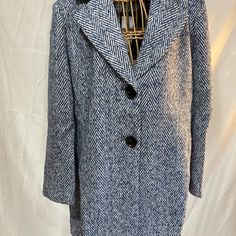 Brand New W/ Tags Liz Clairborne Womans Xl Ivory / Blue Herringbone Pattern Wool Blend Satin Liner- Blk & Tan Dots Extra Botton Included Casual Long Sleeve Herringbone Outerwear, Herringbone Coat, Herringbone Pattern, Liz Claiborne, Herringbone, Wool Blend, Blue White, Jackets & Coats, Jackets For Women