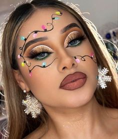 Ugly Sweater Makeup Ideas, Winter Make Up Looks, Xmas Makeup Looks, Cute Christmas Makeup Looks, Christmas Lights Makeup, Creative Christmas Makeup Looks, Christmas Inspired Makeup, Christmas Glam Makeup, Nightmare Before Christmas Makeup