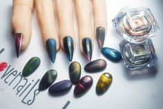 Cat Eye Effekt für tolle Naildesigns - dieses Pigment ist super einfach zu verarbeiten und mit jedem UV Gel kombinierbar. Cat Eye, Gemstone Rings