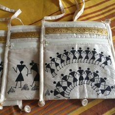 Warli bag Terrace Wall, Folk Culture, Art Bags, Handpainted Bags, Bag Clothes, Hand Painted Fabric