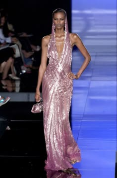 Amber Scholl, Elie Saab Fall, Elie Saab Couture, 90s Runway Fashion, Runway Fashion Couture, Runway Outfits, Modern Vintage Fashion, Vintage Runway, Runway Dresses