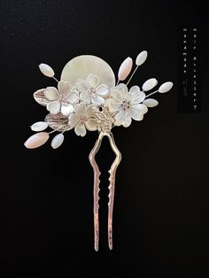 Handmade Traditional Korean Hair Comb Stick Pin White Mother-of-pearl Flower Stone Beads Party Updo Hair Accessory 뒤꽂이, 한복 머리 장식,옆꽂이,한복악세서리,한복뒤꽂이,한복비녀, 백일 Measurement 3.75" (W) x 3" (H) Party Updo, Asian Hair Ornaments, Flower Stone, Korean Accessories, Korean Hair, Chinese Jewelry, Traditional Korean, Stick Pins, Pearl Flower