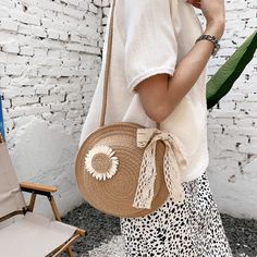 Vintage Boho Sunflower Handmade Straw Crossbody Bag Graphic Circle, Straw Crossbody Bag, Round Straw Bag, Lace Scarf, Round Bag, Flower Graphic, Sunflower Design, Bag Vintage, Womens Crossbody Bag