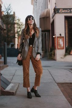 Corduroy Pants Outfit, Style Parisienne, Look Retro, Todays Outfit, Plaid Blazer, Menswear Inspired, Look Vintage