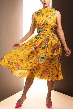 Naeem Khan positano floral dress in yellow/multi. 100% Silk Dry Clean Made in USA Beach Stores, Naeem Khan, Marissa Collections, Dress Yellow, Clothing Inspiration, Positano, Clothing Size Chart, Yellow Dress, Floral Dress