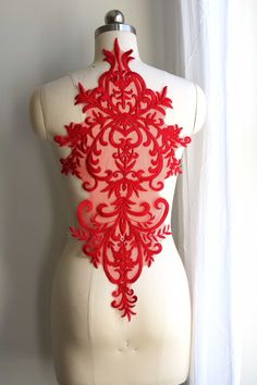 High Quality RED Embroidered Bodice Lace Applique. Perfect for bringing BEAUTY to your Wedding Gowns, Bridal Veils, Lace Garters, Ballet, Elegant Dresses, or other Costume Designs! 💡 More Colors: https://www.etsy.com/shop/LaceLoveLife?search_query=a049 Quantity: for 1 piece Size: about 24" X 11" (60cm X 27cm) Shipping: USPS first class. Message for details if rush order is needed. BRIDAL LACE APPLIQUES:  https://www.etsy.com/shop/LaceLoveLife?section_id=26002301 BRIDAL LACE TRIM: https://www.et Rose Gold Lace, Garter Lace, Embroidered Bodice, Lace Garter, Prom Dresses Lace, Bridal Veil, Lace Back, Bridal Lace, Red Lace