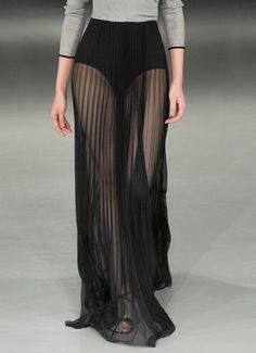 Sheer Maxi Skirt Outfits, Mystic Girl, Barbara Casasola, Sheer Maxi Skirt, London Fashion Weeks, Maxi Skirt Outfits, Sheer Skirt, Skirt Maxi, Foto Poses