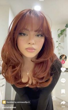 Auburn Layered Haircuts For Medium Hair, Bangs With Medium Hair, Hairstyles For Layered Hair, Haircuts For Medium Hair, Haircuts Straight Hair, Long Hair With Bangs, Hair Inspiration Color, Cut My Hair, Hair Inspo Color