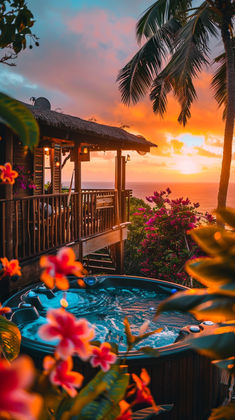 Amazing beach house rentals on Airbnb and VRBO in Hawaii Hawaii Houses On The Beach, Hawaii Bedroom Aesthetic, Houses In Hawaii, Hawaii Airbnb, Homes In Hawaii, Hawaiian Beach House, House In Hawaii, Hawaiian Aesthetic, Hawaii Beach House