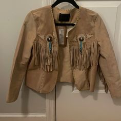 There Are Some Crease Stains On The Sleeves See Pics. Haven’t Tried To Treat It. It’s New With Tags. Beautiful And Unique Piece. Cowgirl Outfit, Cowgirl Outfits, Leather Jackets, Unique Pieces, Diva, Tassels, Jackets For Women, Leather Jacket, Cream