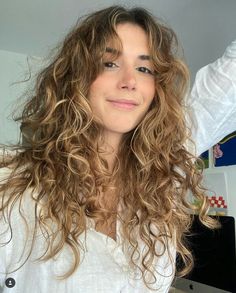 Long Curly Haircuts, Natural Curly Hair Cuts, Layered Curly Hair, Curly Hair Photos, Haircuts For Curly Hair