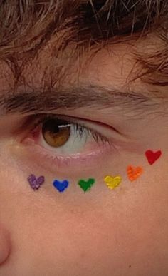 Pride Makeup For Men, Lgbtq Face Paint, Pride Outfits Ideas, Pride Ally Makeup, Pride Themed Makeup, Male Pride Makeup, Pride Parade Makeup Ideas, Makeup Ideas Pride, Pride Body Art Paint