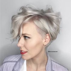 pixie cut thinning hair Blond Cenușiu, Messy Pixie Haircut, Shaggy Hairstyles, Longer Pixie Haircut, Long Pixie Hairstyles, Long Pixie Cuts, Ash Blonde Hair, Long Pixie, Short Wavy Hair