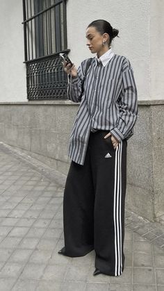 Adidas Track Pants Outfit, Adidas Pants Outfit, Adidas Hose, 2024 Outfits, Joggers Outfit