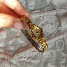 #vintagewatch #goldwatch #goldjewelry #silverjewelry Gold Vintage Watch Women, Dainty Gold Watches, Vintage Women Watch, Thrifted Jewelry, Watches Aesthetic, Gold Vintage Watch, Gold Vintage Jewelry, Vintage Gold Watch, Jewelry Accessories Ideas