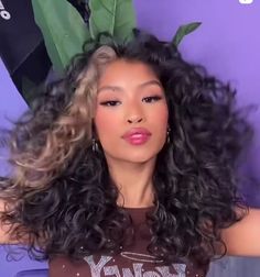 Aesthetic Dyed Curly Hair, Half Dyed Hair Curly, Dye Jobs For Curly Hair, Front Skunk Stripe Hair Curly, Curly Hair Color Ideas Peekaboo, Curly Hair With Blonde Front Pieces, Black Hair With Blonde Front Pieces Curly Hair, Cool Curly Hair Color, Dyed Money Pieces Curly Hair