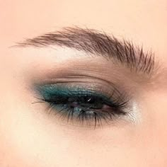 Gray Eyeliner, Green Eyeliner, Smink Inspiration, Green Makeup, Beauty Make-up, Makijaż Smokey Eye, Green Eyeshadow, Kesha, No Eyeliner Makeup