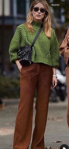 Brown Trousers Outfit Women, Brown Trousers Outfit, Green Sweater Outfit, Brown Pants Outfit, Colour Pallets, Winter Pants Outfit, House Vibes