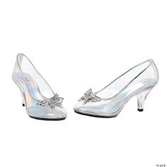 Shoes Glass Slipper Sz Perfect for every princess! Clear closed toe pump with decorative metallic butterfly at the toe and a 3 inch heel. Glass Slipper Heels, Glass Slipper Wedding Shoes, Slipper Heels, Sepatu Pump, Clear Butterfly, Butterfly Princess, Clear Pumps, Butterfly Heels, Princess Dance