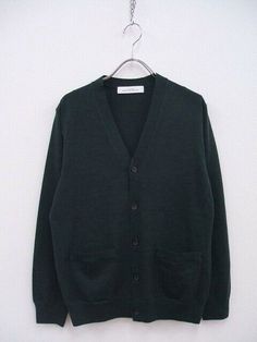 MF87099-96508-39 Description Brand green label relaxing Item cardigan Basic High Gauge Tenjiku V-neck Color green Gender mens Notation size M Actual size (cm) Shoulder width:40cm Dress length(back) 62cm Body Width:48.5cm Sleeve Length:58.5cm Actual size (inch) Shoulder width:15.7inch Dress length(back) 24.4inch Body Width:19.1inch Sleeve Length:23.0inch Quality display Wool100％ Season Fall / Winter Condition 【Condition rank】A 【Overall impression】 There is little usability and it feels beautiful Classic Green V-neck Long Sleeve Sweater, Green V-neck Sweater With Pockets, Green Cotton Cardigan For Workwear, Green V-neck Cardigan For Layering, Green Cotton V-neck Outerwear, Green V-neck Cardigan For Work, Green Cotton V-neck Cardigan, Green Cotton Long Sleeve Cardigan, Classic Green Long Sleeve V-neck Sweater