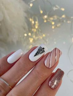 Nails For Nye, White Nails Ideas, New Year's Eve Nails, Nye Nails, Blue And White Nails, New Years Nail Designs, Butterfly Nail Art, Pretty Nail Art Designs, White Nail Polish