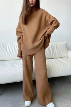 Turtle Neck Outfit, Winter Homewear, Celana Fashion, Pant Suits For Women, Knit Two Piece Set, Wide Leg Pants Outfits, Turtleneck Outfit, Looks Pinterest, Tracksuit Outfit