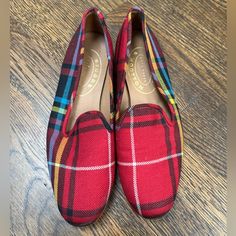 Red Plaid Stubbs Slippers. Size 8.5. Good Condition. Red Plaid, Flat Shoes Women, Loafer Flats, Slippers, Loafers, Plaid, Women Shoes, Red, Women Shopping