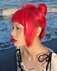 Coral Red Hair, Wet Look Hair, Hair Product Organization, Bright Red Hair, Creative Hairstyles, Coral Red, Crazy Hair, Hair Art