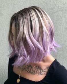 Platinum And Lilac Hair, Lilac Highlights Blonde Short Hair, Purple Highlights Blonde Hair Short, Blonde And Lilac Hair Ombre, Lavender Money Piece Hair Blonde, Blonde And Lilac Hair Highlights, Blonde Hair With Lilac Highlights, Blonde And Purple Balayage, Lilac And Blonde Hair