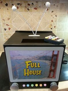 an old tv with the words full house on it