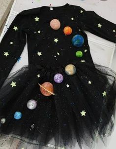 Space Themed Outfits, Space Costumes, Dress Up Day, Up Costumes, Space Party, Easy Halloween Costumes, Baby Diy, Family Halloween, Diy Halloween Costumes