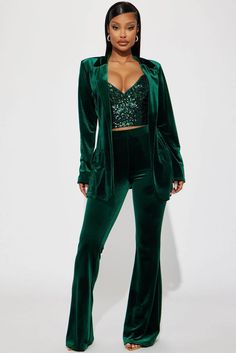 Velvet Pant Suit - BeLoved Boutique Emerald Green Suit Women, Hunter Green Blazer Outfit, Green Velvet Pants Outfits, Velvet Flare Pants Outfit, Velvet Jumpsuit Outfit, Velvet Pant Suit, Green Suit Women, Velvet Pants Outfit, Velvet Pantsuit