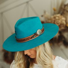 Felt Hat Outfit, Cowboy Hat Crafts, Turquoise Hat, Charlie 1 Horse Hat, Wide Brim Felt Hat, Horse White, Trendy Boutique Clothing, Tool Band, Women Hats Fashion