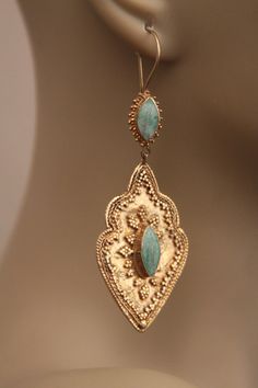 vintage gypsy earring                                                                                                                                                                                 More Natural Turquoise Stone, Expensive Jewelry, Ancient Jewelry, Bluish Green, Turquoise Stones, Hand Crafted Jewelry, Metal Work, Crafted Jewelry, Metal Earrings