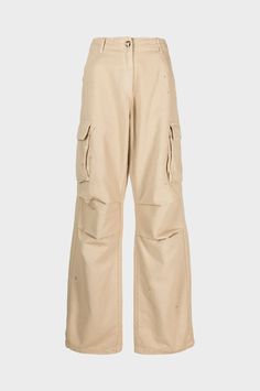 These beige cargo pants have a wide leg silhouette and have been fitted with an adjustable waistband, allowing you to wear them high on the waist or low slung for a more casual style. Fit runs true to size Made in Italy 100% Cotton Beige Cargo Pants, Cream Cargo Pants, Celana Kargo, Wide Leg Cargo Pants, Cream Jeans, Beige Jeans, Combat Trousers, Outfit Png, Beige Pants