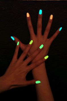 EDM World Magazine Fashion Pick - break a glow stick & put in clear polish. Looks awesome!!! Check out www.edmworldmagazine.com for the latest issue Do It Yourself Nails, Edm Fashion, Dark Nail, Dark Nail Polish, Clear Nail, Glow Stick, Clear Nail Polish, Party Nails, Glow Party