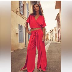 Fluid Pareo Pants From Zara. Red. Soft And Fluid Fabric. No Zipper. Elastic At The Waist. Size M Pareo Pants, Pleats Pants, Wrap Trousers, Bohemian Pants, Trouser Co Ord, Zara Jumpsuit, Crop Top Skirt, Zara Blouse, Denim Blouse