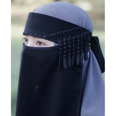 Burkha Style, House Ootd, Niqabi Girl, Hijab Hipster, Head Coverings, Hijab Trends, Hijab Style Casual, Dress Neck Designs, Muslim Women Hijab