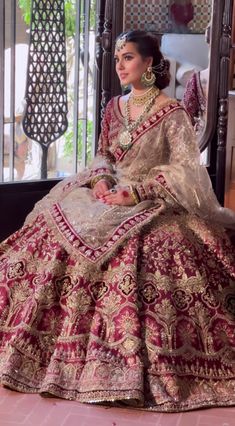 Iqra Aziz Wedding, Bridal Lehnga 2024 Pakistani, Copper Bridal Lehenga, Iqra Aziz Wedding Dress, Iqra Aziz Bridal Shoot, Bridal Lehenga Online, Indian Bride Outfits