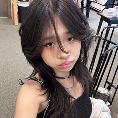 Princess Amelia Haircut, Tomboy Long Hair, Spoiled Sister, Amelia Wu, Princess Amelia, Hair Inspiration Long, Random Girl, Superman Logo, Hairstyles For Layered Hair