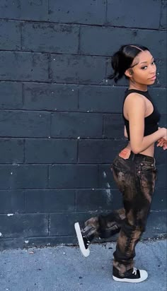 Baddie Drip Outfits, Baddie Outfits Instagram, 0.5 Pics, Poses Black Women, King Von, Shotting Photo, Photo Pose Style, Fly Girl