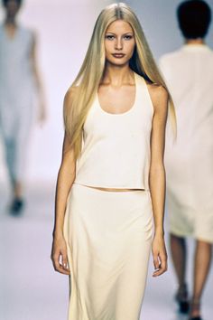 Calvin Klein Collection Spring 1996 Ready-to-Wear Collection - Kirsty Hume 1990 Style, Minimalist Beauty, 1990s Fashion, 90s Fashion Outfits, Calvin Klein Collection, Outfit Trends