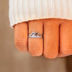 Enhanced with a meaningful message card, this dainty mountain ring is a perfect gift for a beloved wife on Valentine's Day, anniversary, birthday and many more occasions. Mountain Engagement Ring, Silver Mountain Ring, Mountain Ring, Elegante Y Chic, Chic Rings, Ocean Jewelry, Cuff Rings, Fancy Jewelry, Unisex Ring