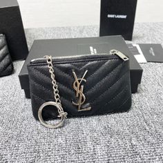 Saint Laurent YSL caviar zipper coin purse with calfskin. Zipper Coin Purse, Large Leather Bag, Lv Purse, Small Leather Bag, Lv Shoes, Medium Handbags, Lv Belt, Lv Handbags, Lv Wallet