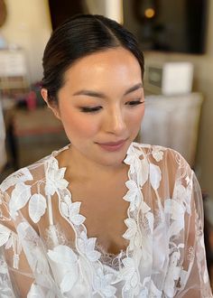 Asian Bride Makeup, Upstyle Wedding Hair, Romantic Wedding Makeup, Asian Wedding Makeup, Wedding Makeup Tutorial, Tanned Makeup, Asian Bridal Makeup