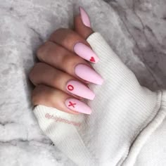 30+ Trendy Valentine's Nails That Are Cute - LynSire Valentine Nail Art, Shaped Nails, Red Nail, Kwanzaa