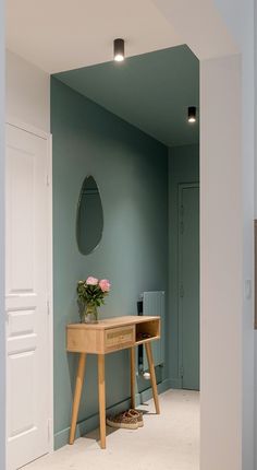 Corridor Painting Ideas, Hotel Room Door Design Ideas, Hall D’entree, Entryway Paint Ideas, End Of Hallway Accent Wall, Small Entryway Design, Earthy Entryway, Painted Entryway, Colorful Hallway