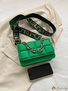 BirdinBag - Chic Geometric Pattern Handbag with Chain Strap for Women - Mini and Fashionable Green Bag With Detachable Strap, Green Chain Shoulder Bag For Party, Green Bags With Adjustable Strap, Green Bag With Chain Strap For Daily Use, Green Bags With Chain Strap For Daily Use, Green Square Bag For Fashion, Chic Green Shoulder Bag With Chain, Square Bag With Gold Chain For Daily Use, Green Chain Crossbody Shoulder Bag